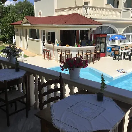 Hotel de apartamente Basil